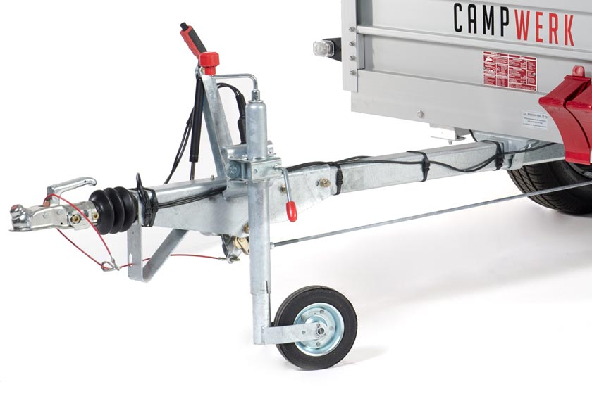 Lanza de sección cuadrada. Para una máxima maniobrabilidad y estabilidad, hemos optado conscientemente por la lanza cuadrada extrarresistente, en lugar de la lanza en V más fina que suele estar hecha solo de chapa doblada.